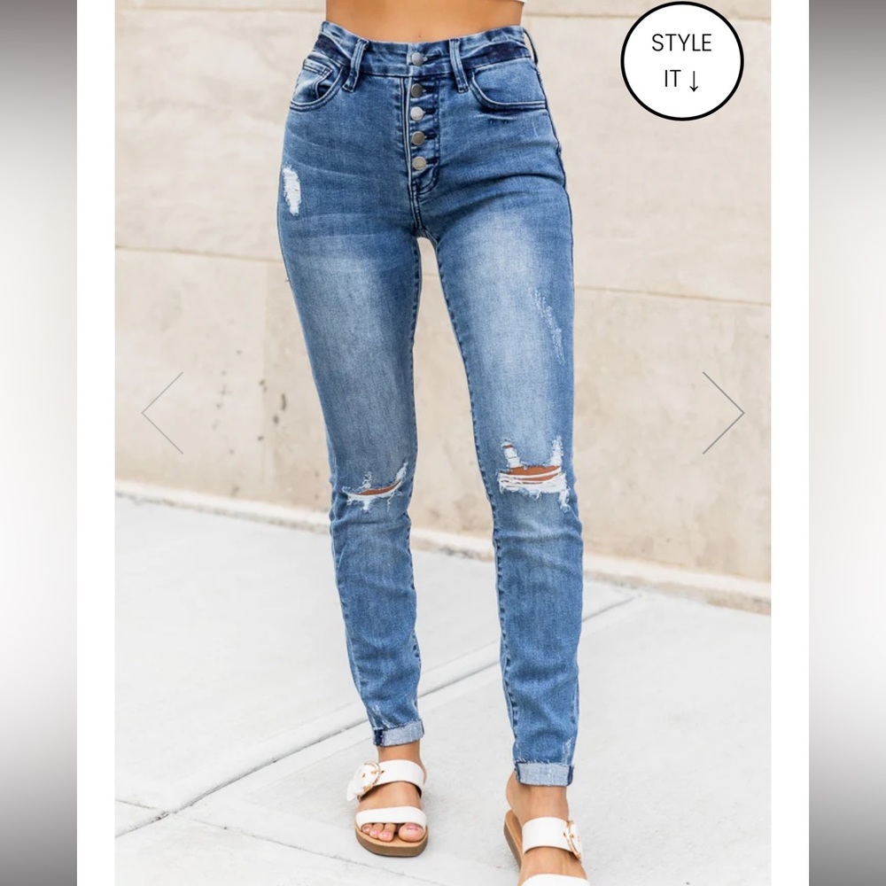 Pink Lily Kaylie Distressed Jeans
